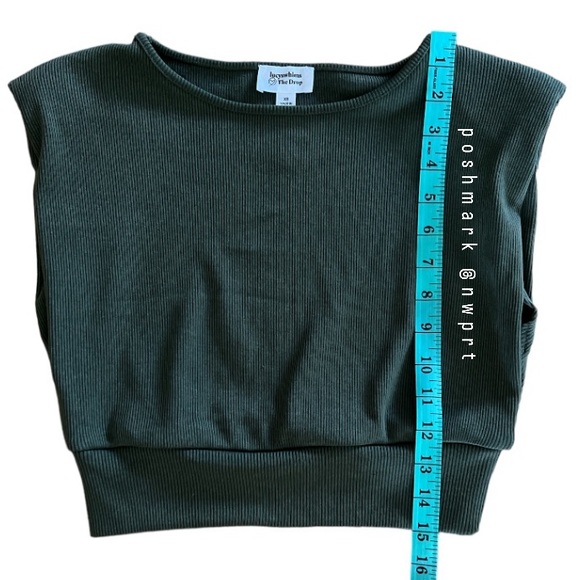 THE DROP @LucysWhims Rifle Green Crop Top Tee Padded Shoulder XS Amazon - Picture 7 of 10